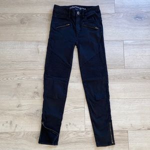 Edgy Hi-Rise Jegging